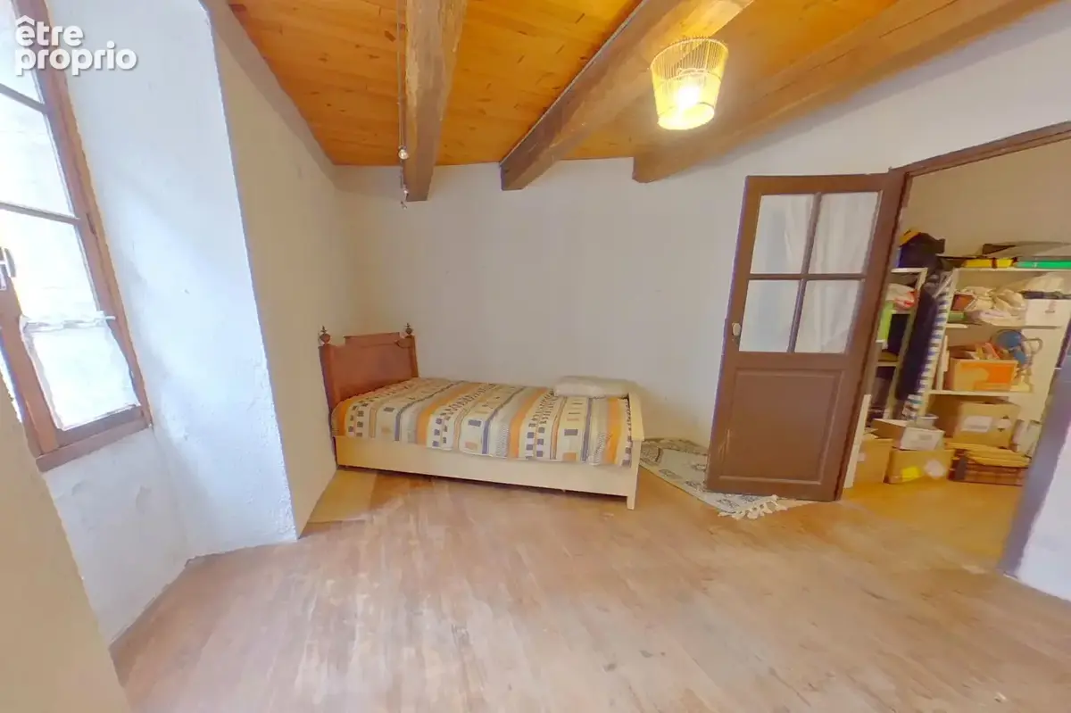 Centre village, toiture refaite. - photo 7
