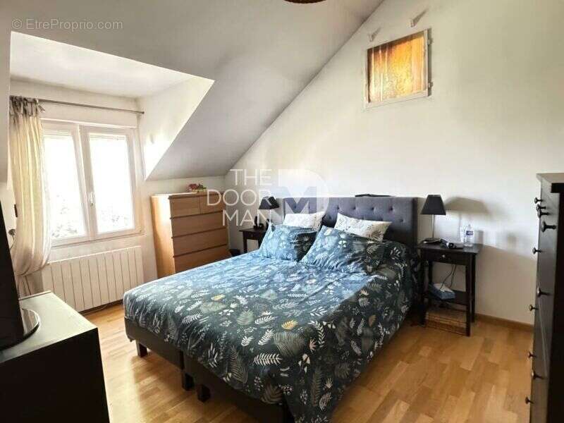 Maison à ORMOY-LA-RIVIERE