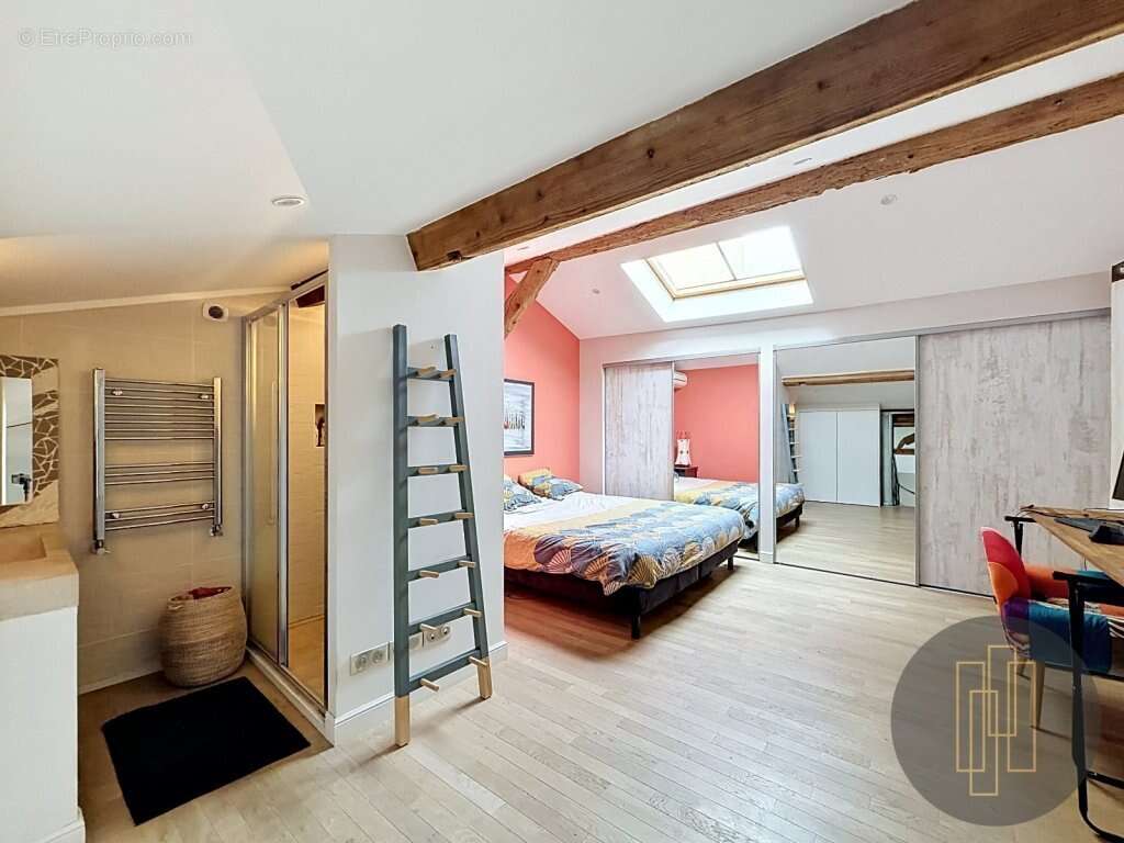 Exclusivité - Liergues Centre Bourg - Loft 5 chambres, 236 m² avec jardin et stationnements - photo 8