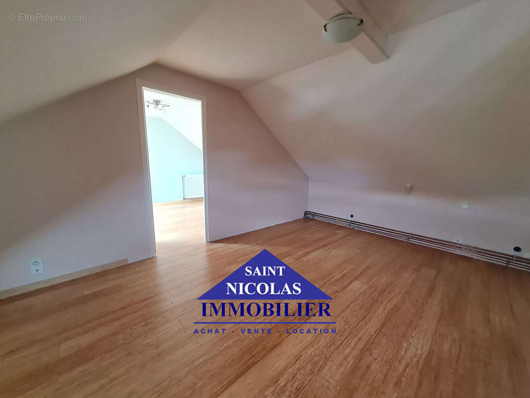 Maison à SAINT-AUBIN-DES-CHATEAUX