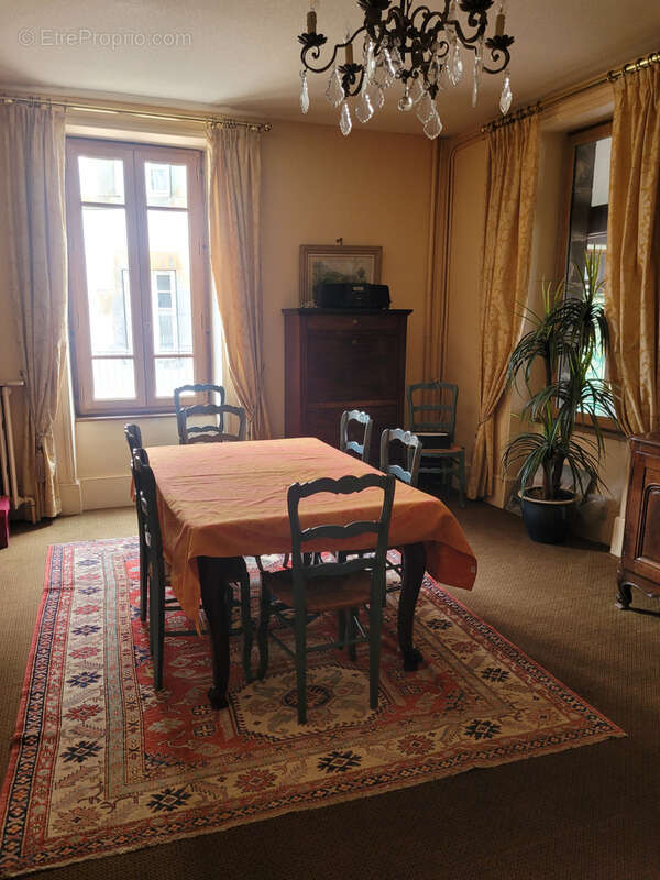 Maison à MURAT-LE-QUAIRE