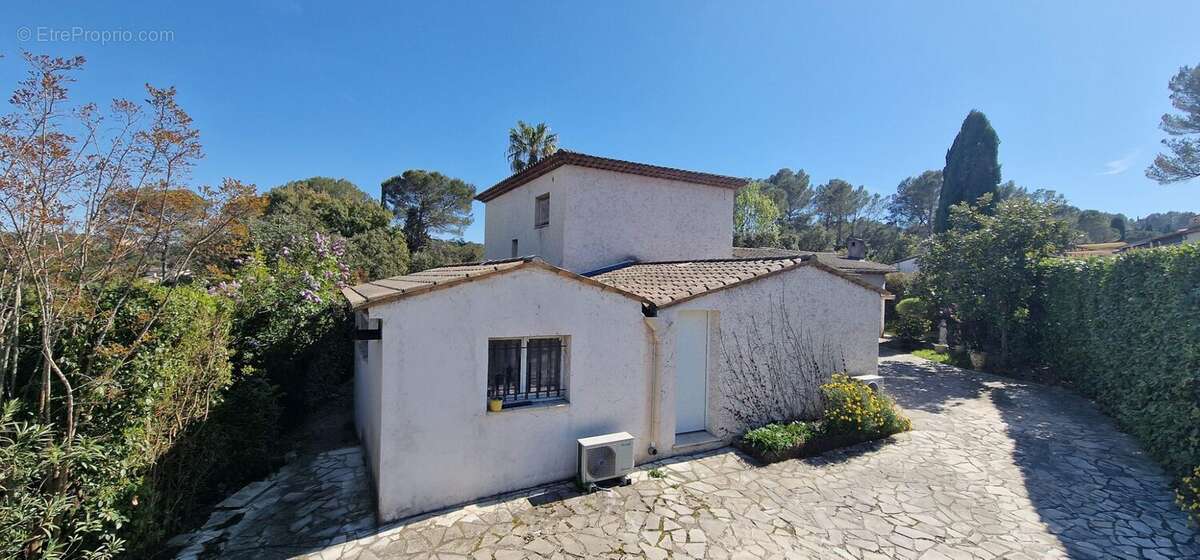 Photo Maison à Peymeinade au prix de 849 000€