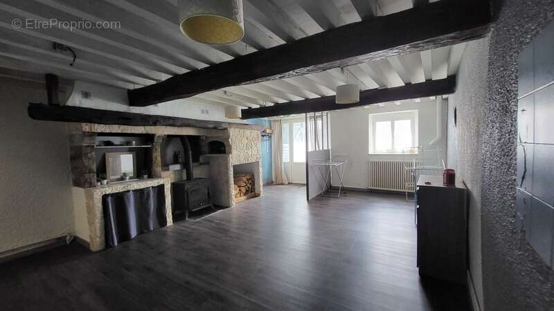 Maison à MONTREJEAU