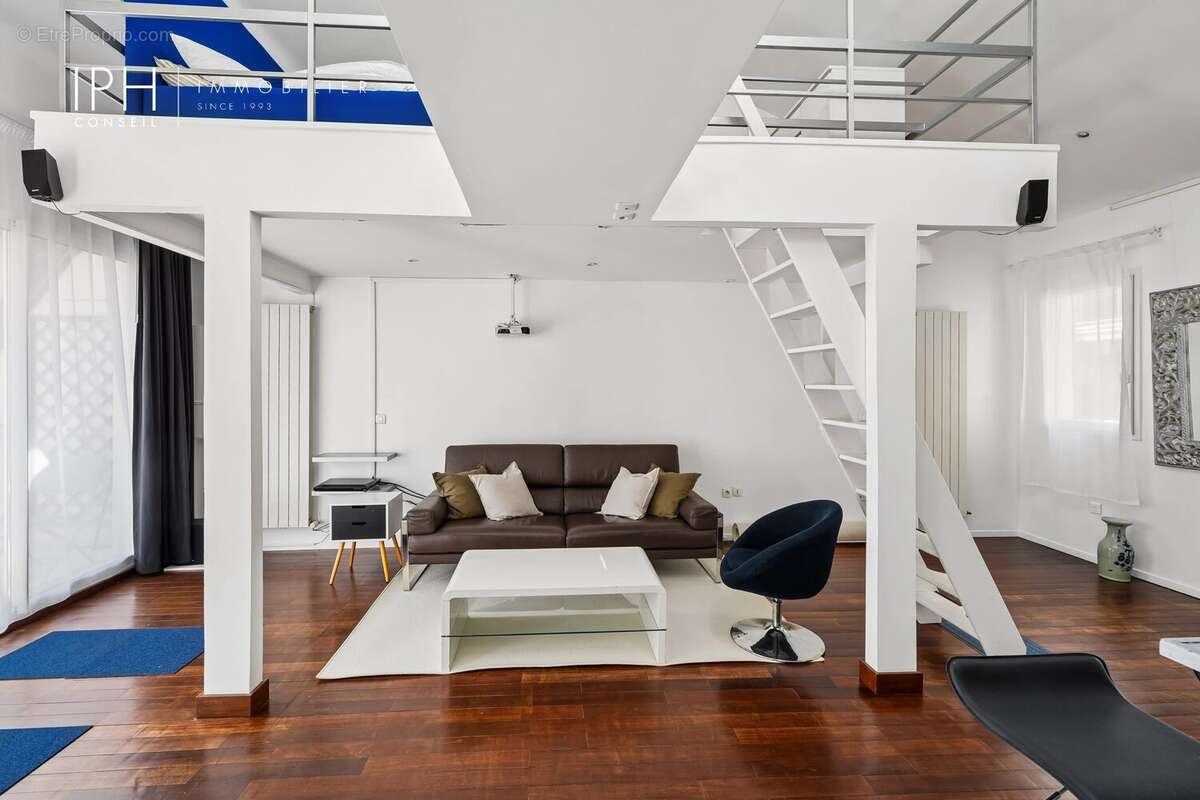 Appartement à LEVALLOIS-PERRET