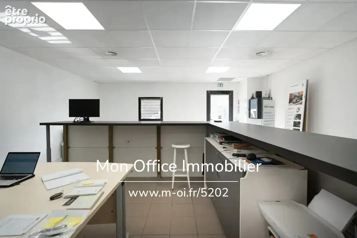 Référence : 6566-NAM. - Local Professionnel Z.A Les Milles - photo 7