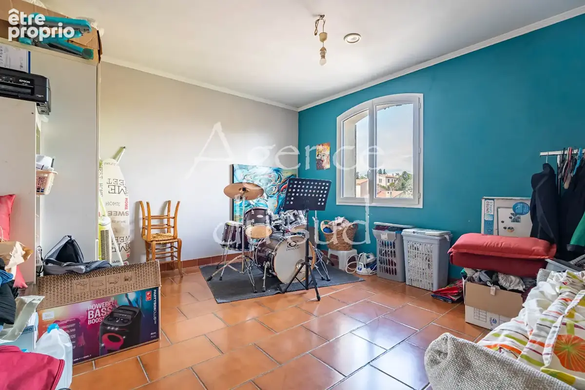 LA CIOTAT ? FIGUEROLLES / MUGEL - Villa type 4/5 de 160m² avec jardin et garage. - photo 11