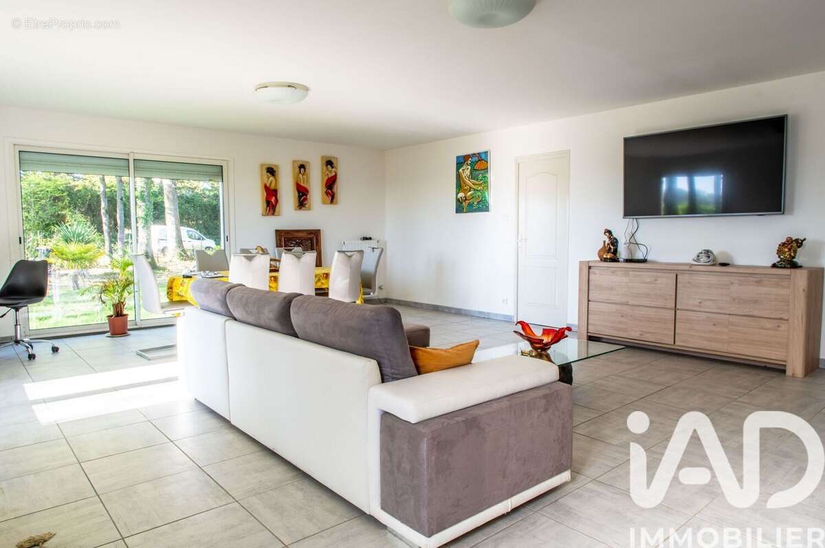 Maison 121 m² à Trigueres  - photo 4