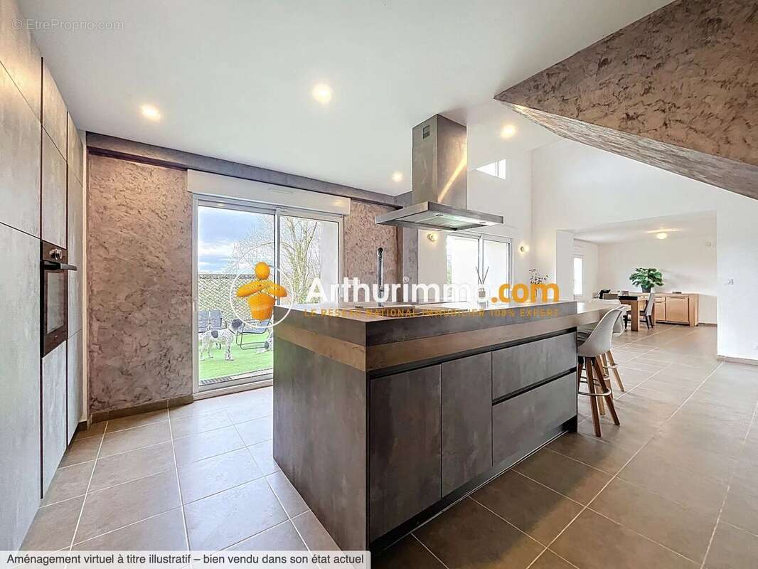 Maison à SAINT-PIERRE-DE-CHANDIEU