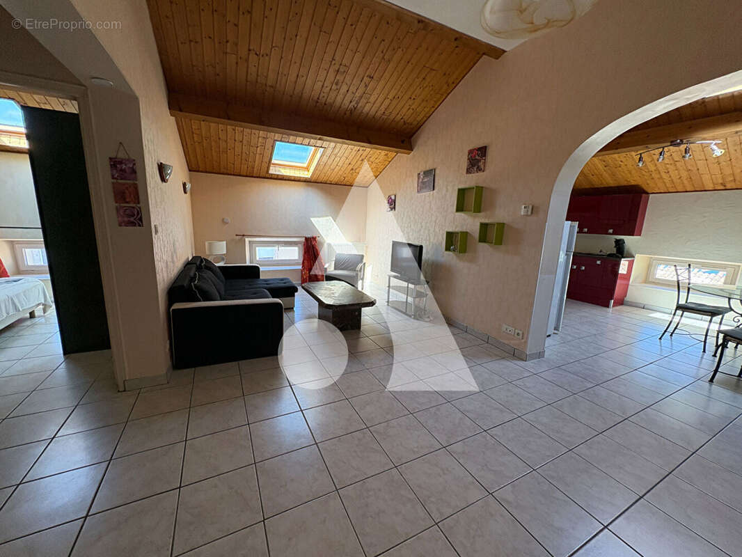 Appartement Vals Les Bains 2 pièce(s) 65.7 m2 - photo 2