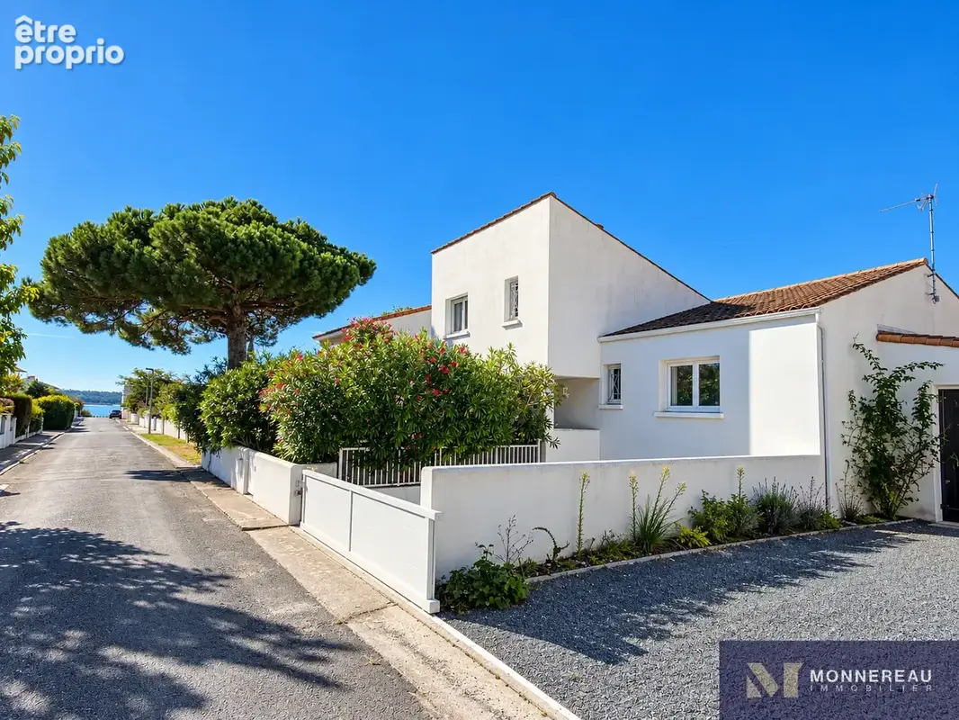 Photo Maison à Saint-Georges-De-Didonne au prix de 650 000€