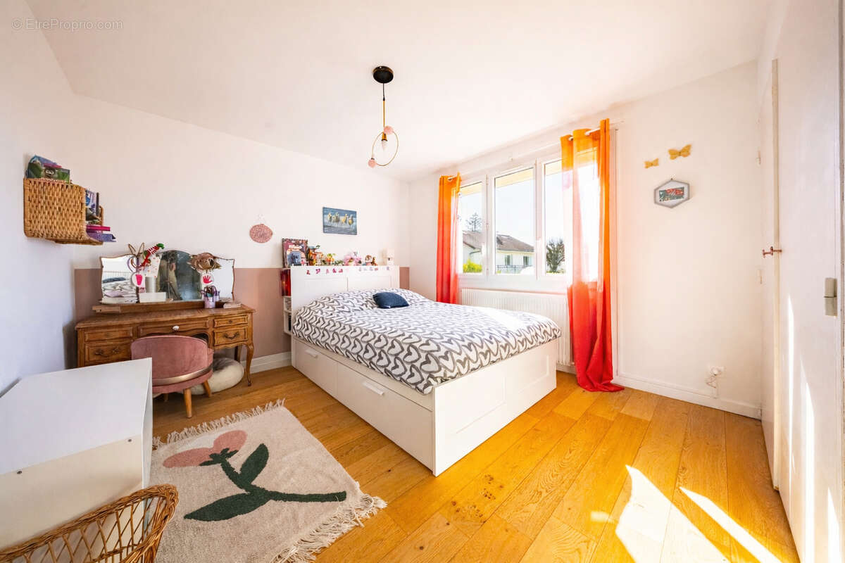 Maison à BELLENEUVE