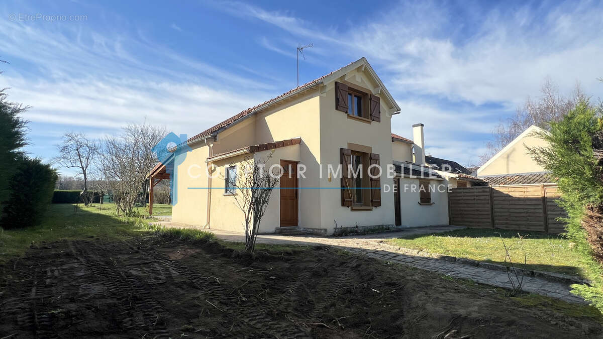 Maison à LA FERTE-ALAIS