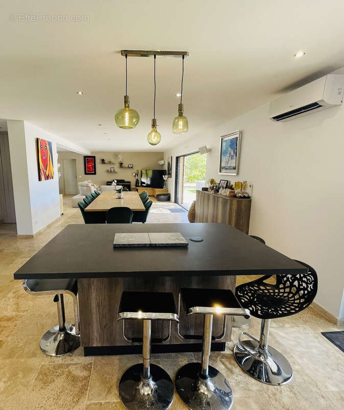 Maison à PLAN-DE-LA-TOUR