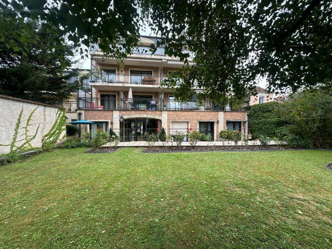 Appartement à SAINT-MAUR-DES-FOSSES