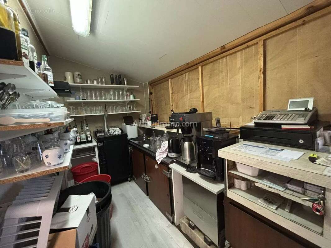 Commerce à BRIENNON