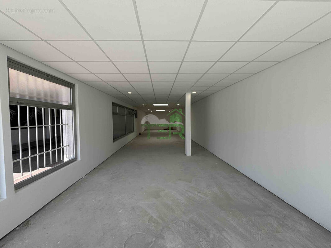 Commerce 82 m² à Montpellier  - photo 2
