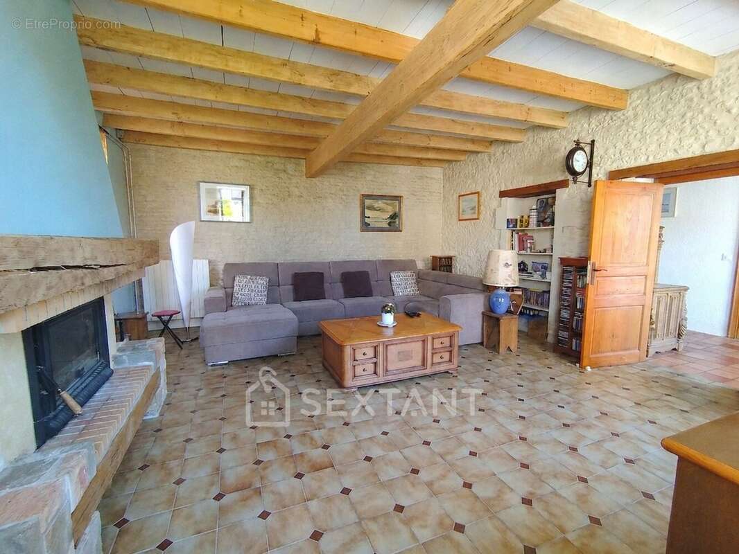 Charentaise de caractère  276 m² habitables  4 chambres  dépendances - photo 4