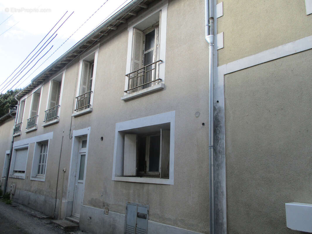 Maison à LUSIGNAN