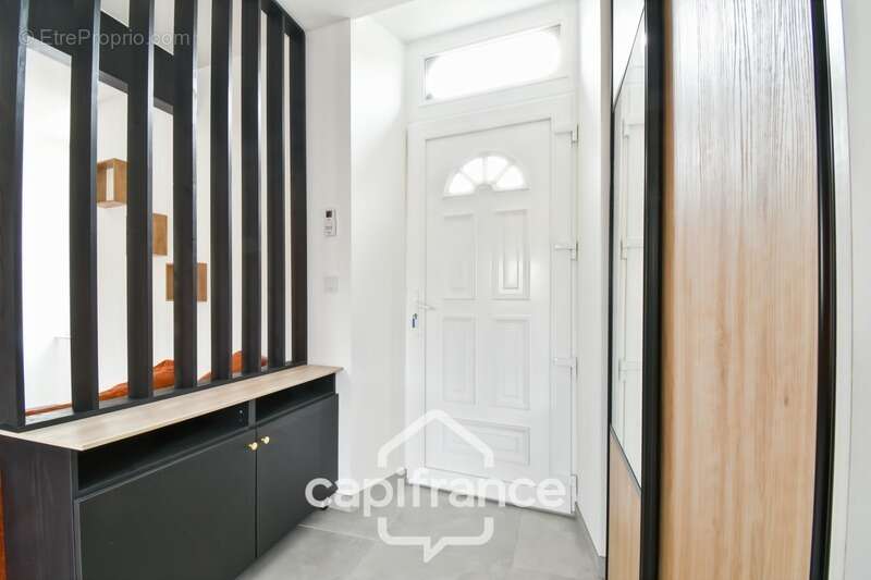 Maison à SAINT-JULIEN-DE-L&#039;ESCAP