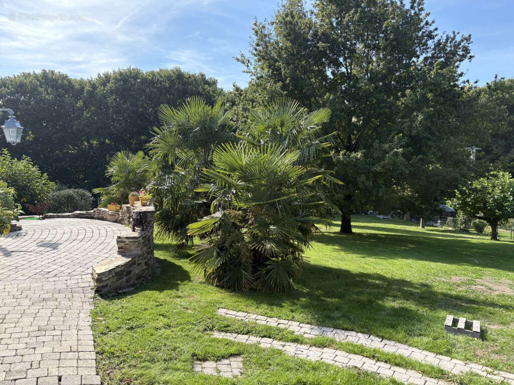 Maison à ARNAC-POMPADOUR