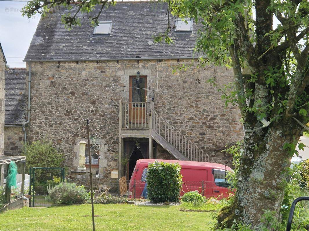 Maison à ROSTRENEN