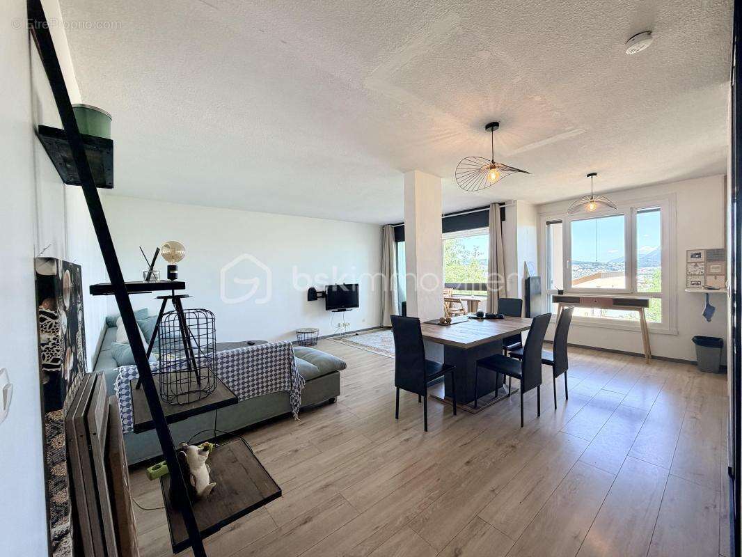Appartement spacieux en dernier étage dans un environnement tranquille - photo 4