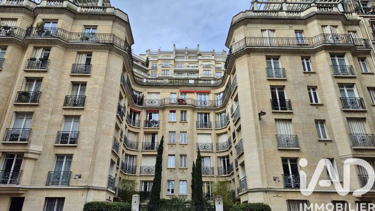 Photo 2 - Appartement à PARIS-16E