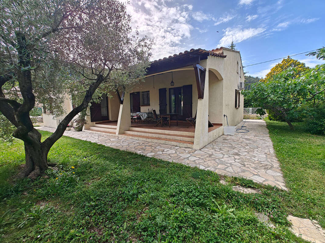 Maison à SOLLIES-PONT