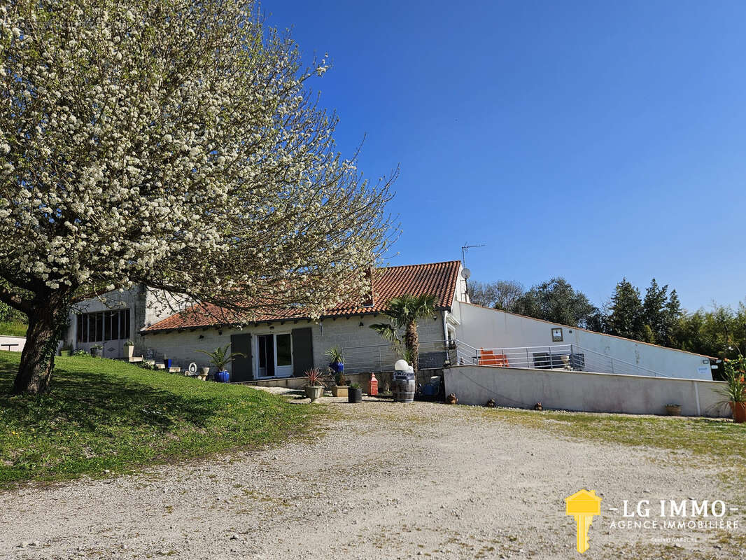 Maison à SAINT-DIZANT-DU-GUA