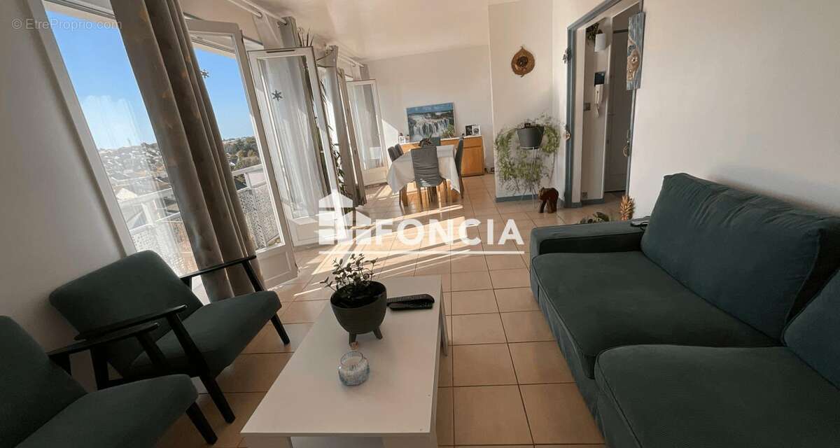 Appartement à CHILLY-MAZARIN