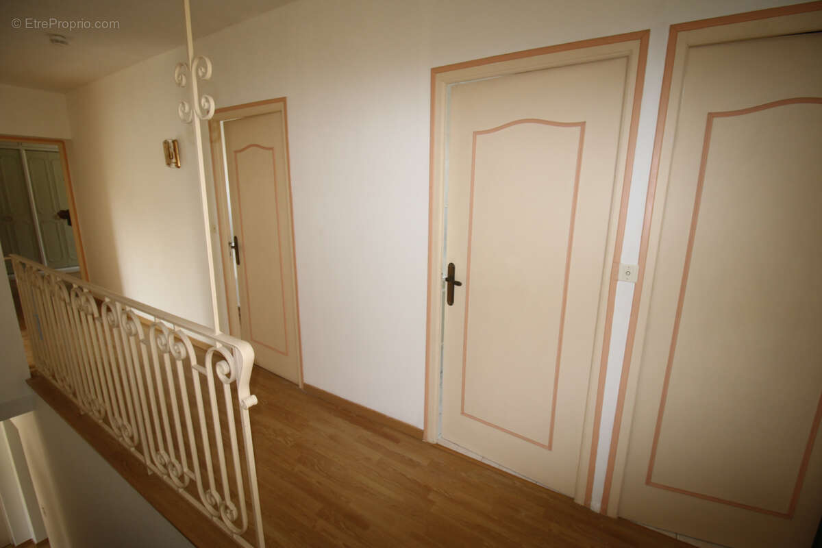 Maison à FONTVIEILLE