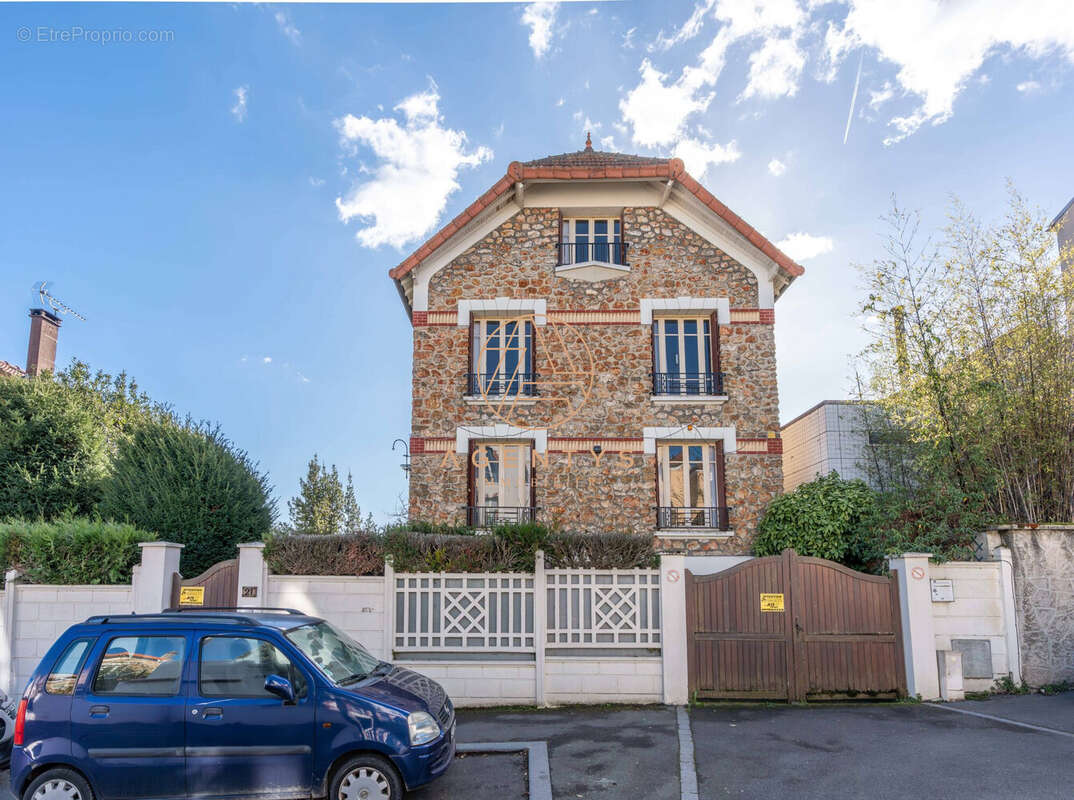 Maison à LE PERREUX-SUR-MARNE