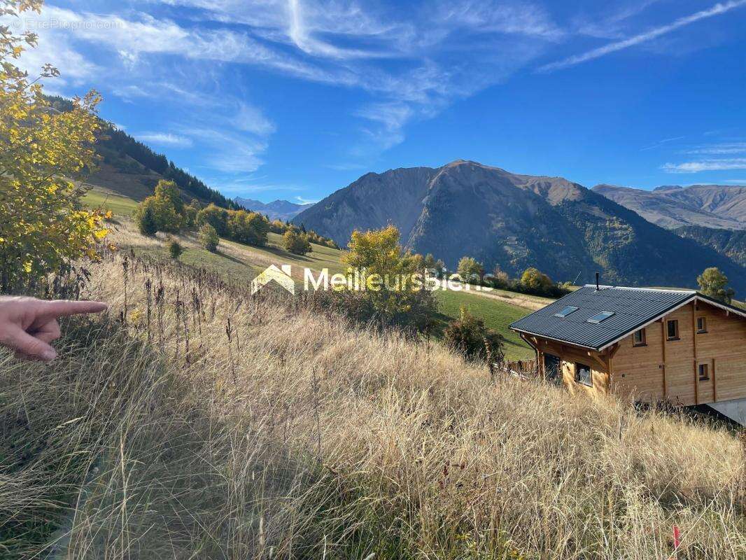 Terrain à ALBIEZ-MONTROND