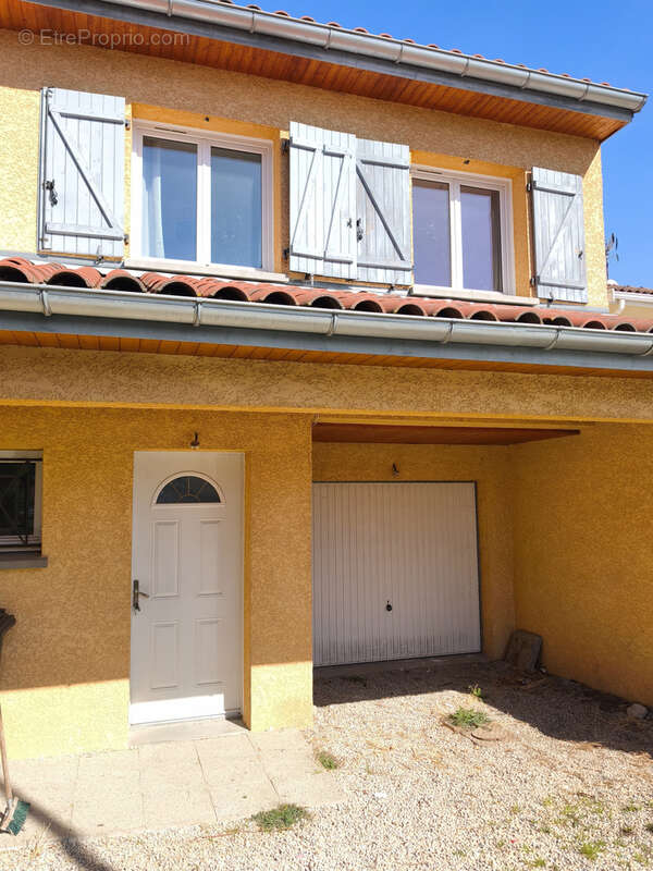 Maison à MONTAGNY