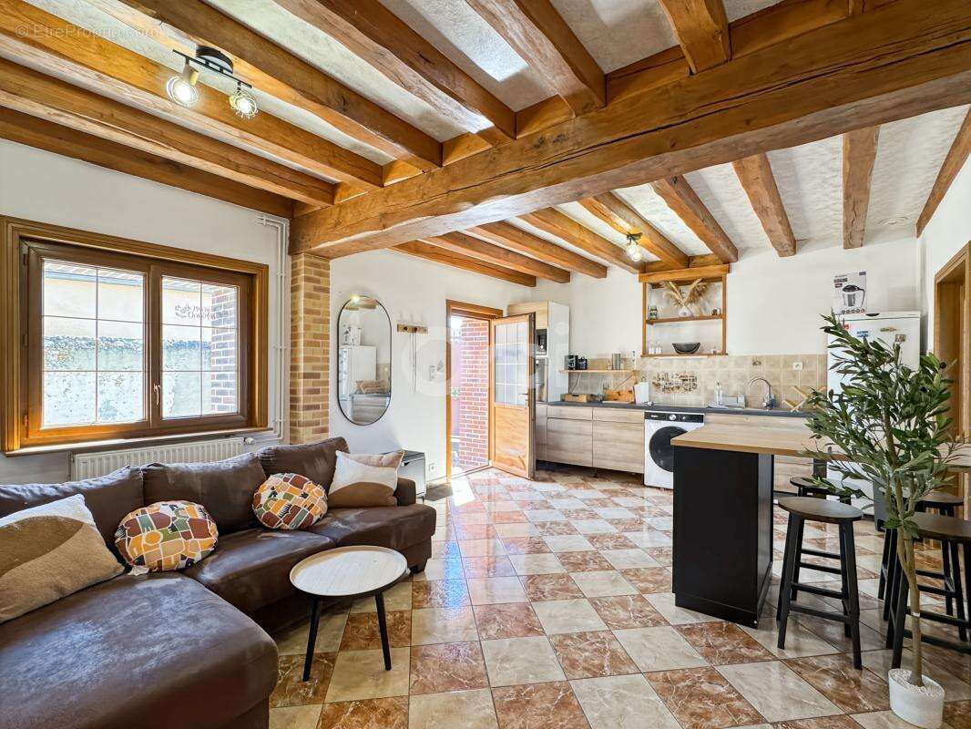 Maison à SAINT-LUBIN-DES-JONCHERETS