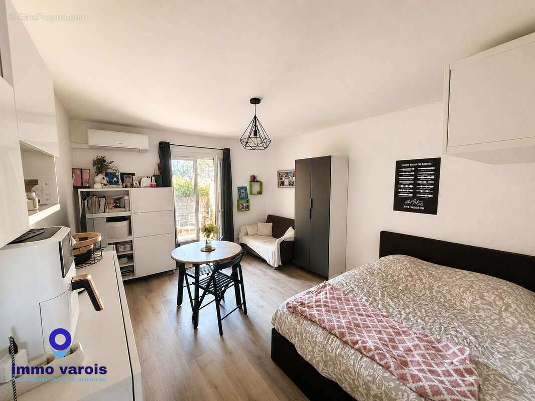 La garde - studio avec terrasse et parking - photo 2