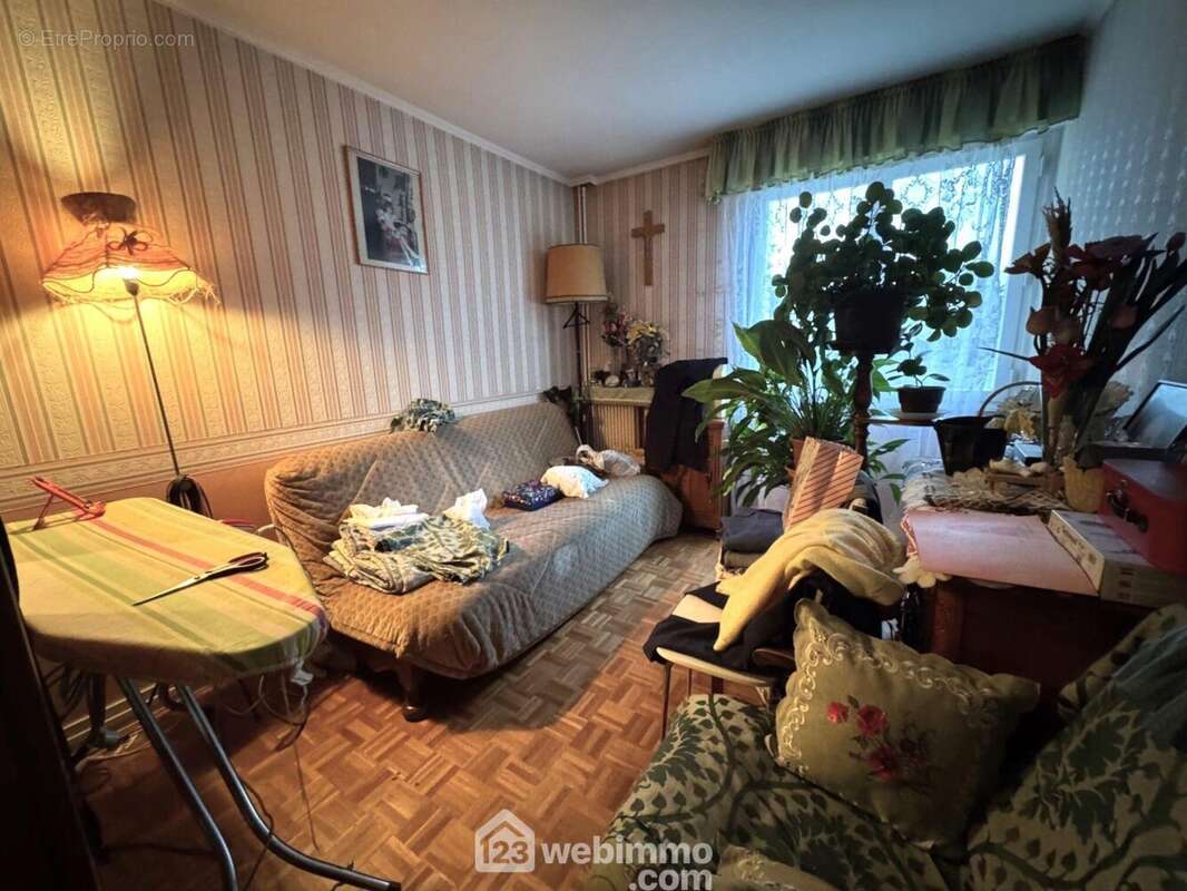 ... puis la deuxième - Appartement à RIS-ORANGIS