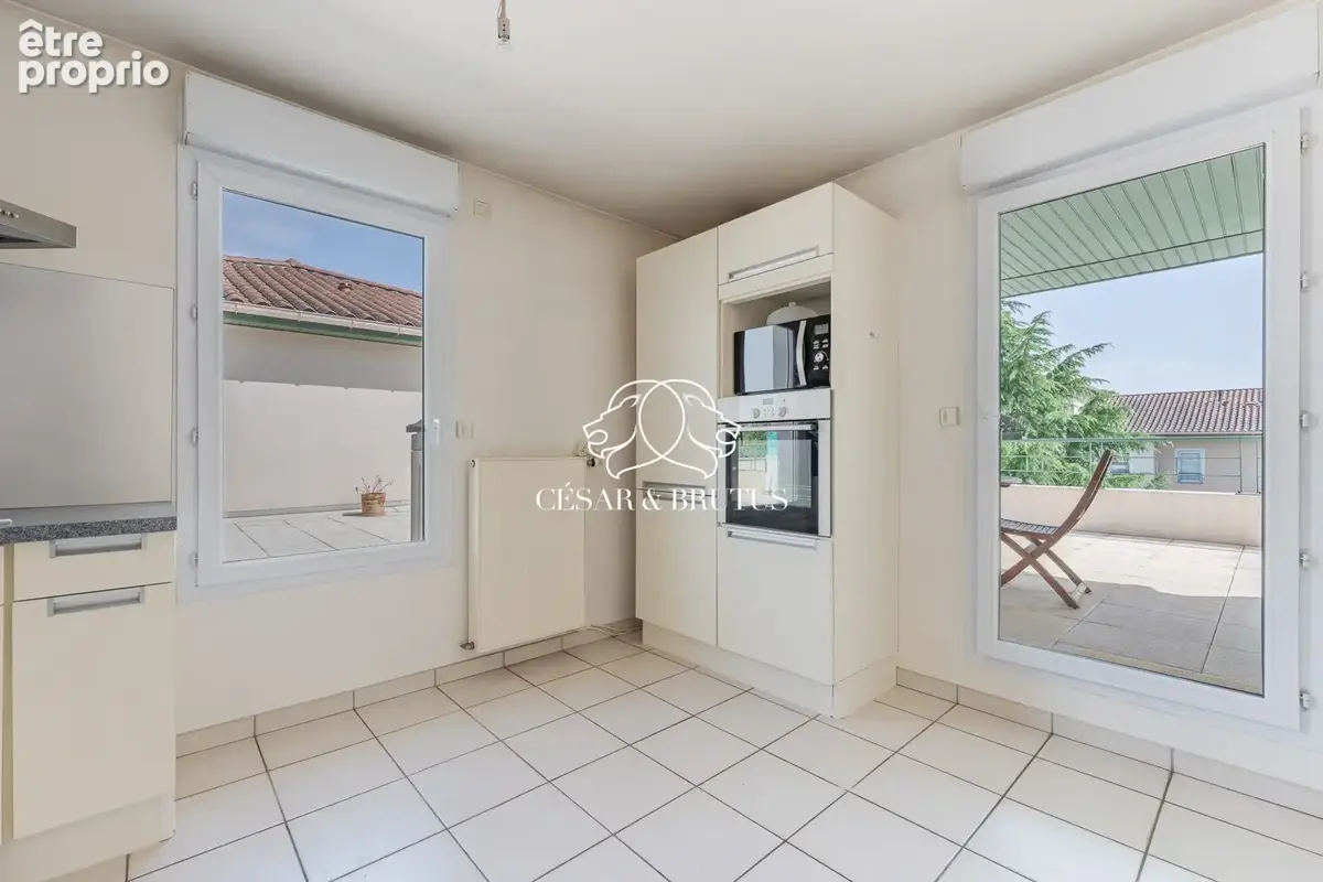 Appartement 130 m² à Ecully  - photo 9