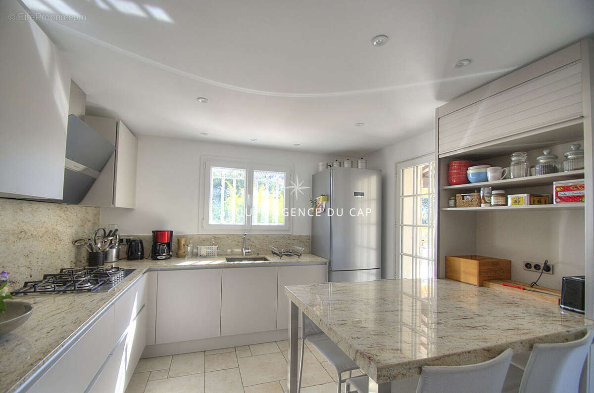 Maison à PUGET-SUR-ARGENS