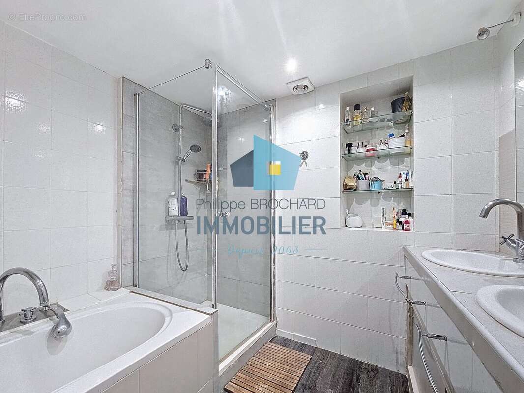 Appartement à PARIS-11E