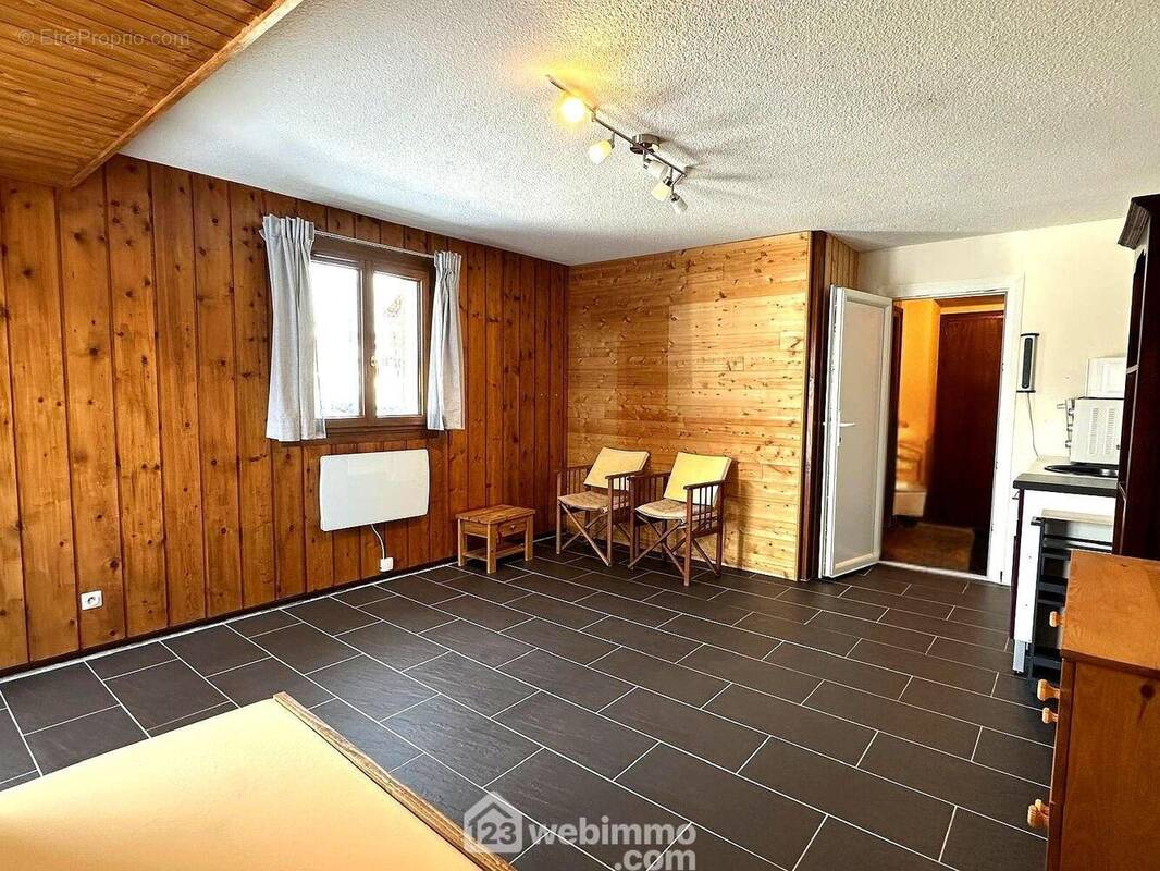 Découvrez ce bel appartement de 28m². - Appartement à CREST-VOLAND