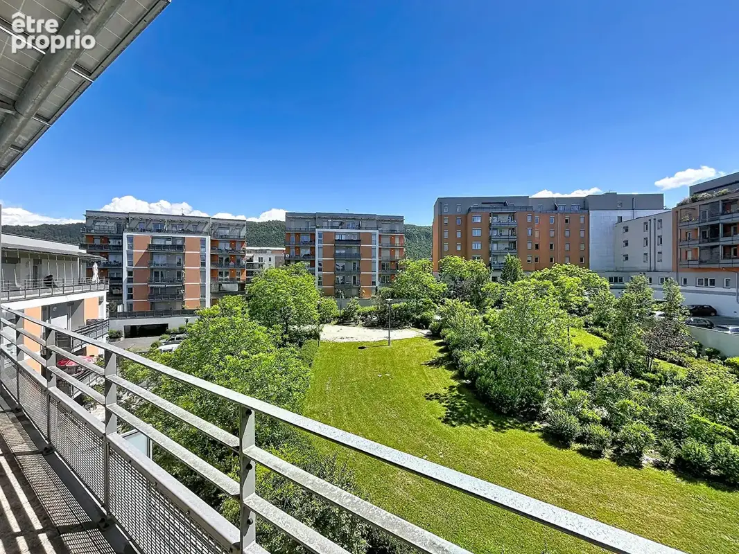 Type 5 de 111 m² en dernier étage avec grand garage et terrasses! - photo 3