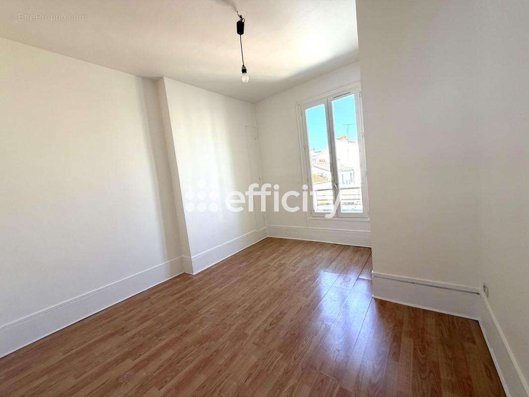 Appartement à LES LILAS
