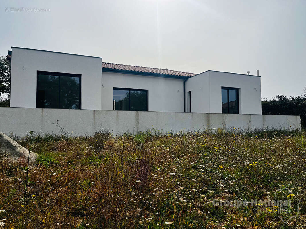 Maison à SAINT-PRIVAT-DE-CHAMPCLOS