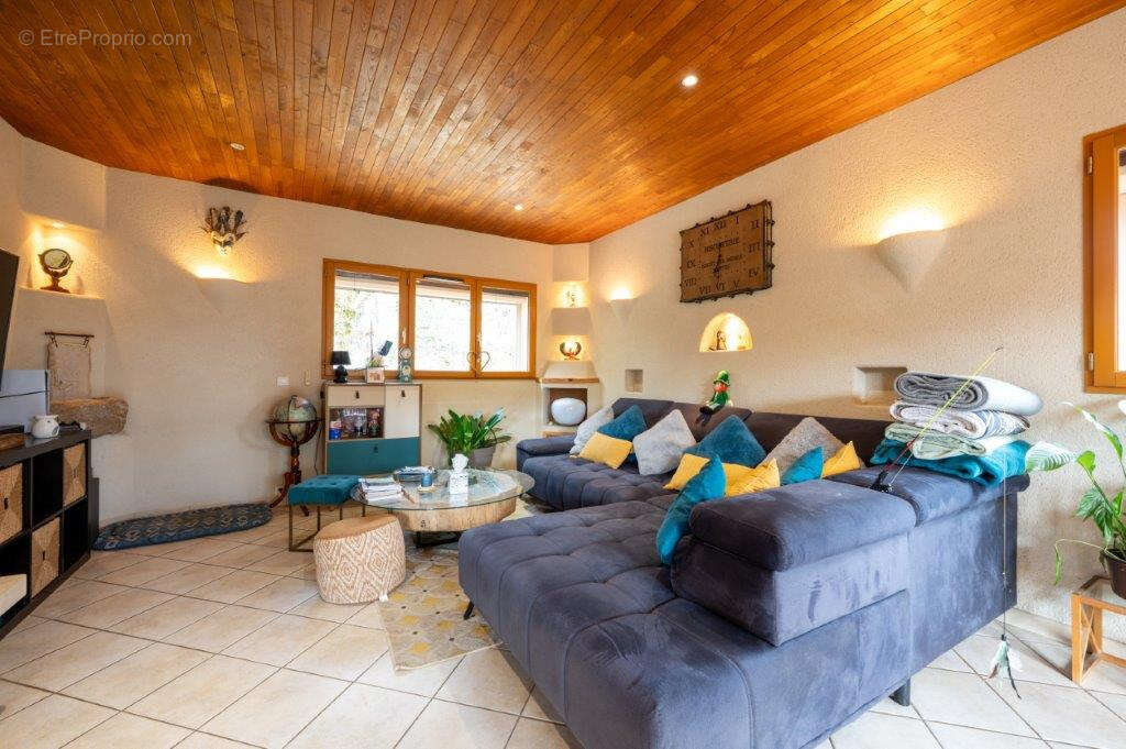 Agréable Contemporaine sur 2500 m2 avec vue et piscine hors sol - photo 6