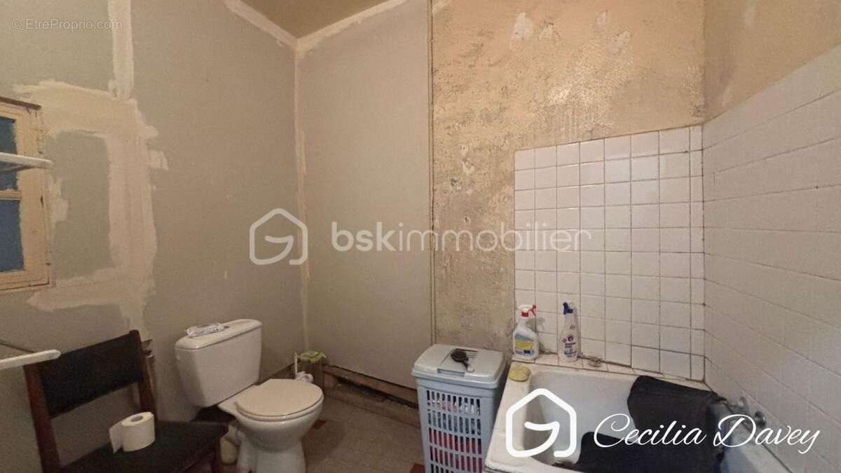 Maison à VILLENEUVE-SUR-YONNE