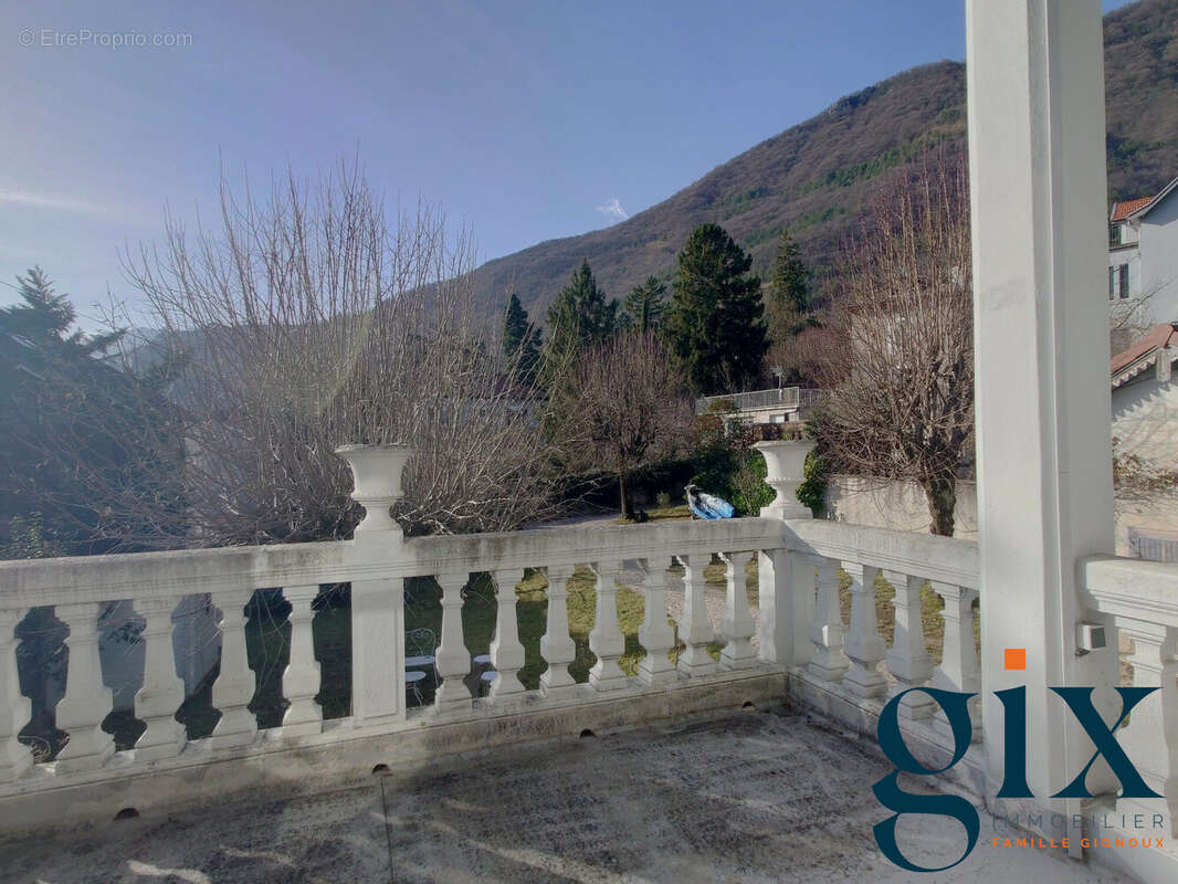 Maison à LA TRONCHE