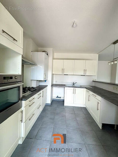 Appartement à L'ARBRESLE