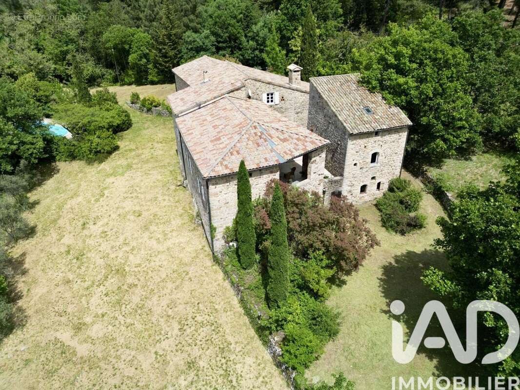 Maison 404 m² à Ailhon  - photo 2