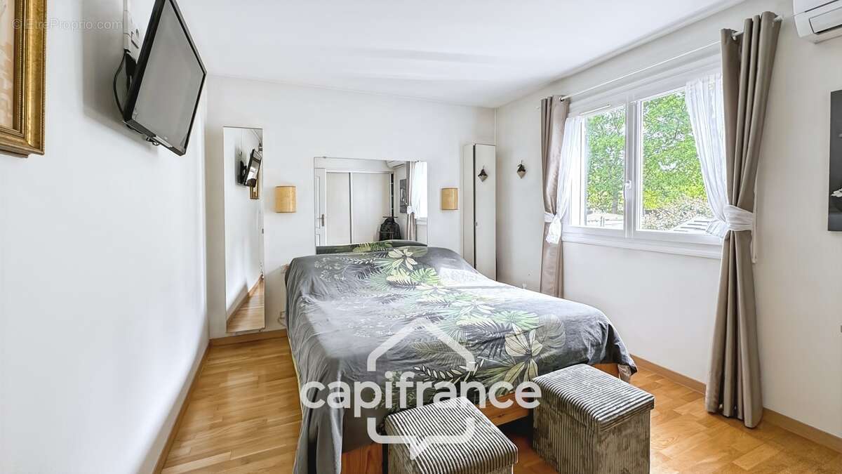 CASTETS 40  – Maison rénovée de 123 m² avec T1 indépendant, sous-sol aménageable de 100 m² et jardin paysagé - photo 10
